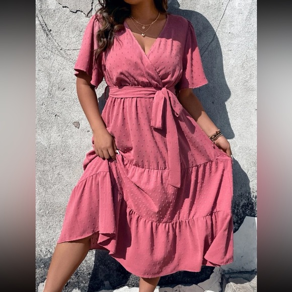 Plus size butterfly sleeve ruffle hem dress - Picture 9 of 16